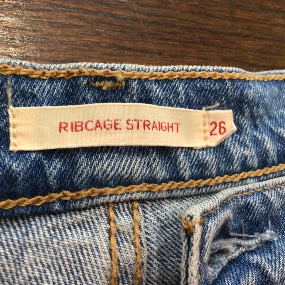 Levi’s premium ribcage straight high waisted jeans. Size 26. Great shape. - Picture 6 of 9
